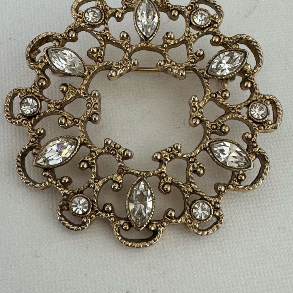 Gold Filagree and Crystal  Brooch